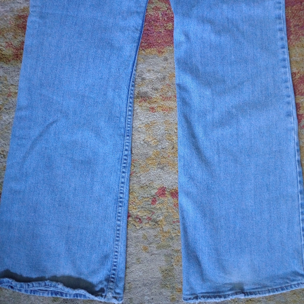Silver Jeans - Picture 8 of 9